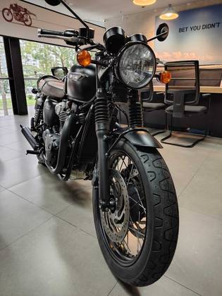 TRIUMPH BONNEVILLE T120 BLACK 1200 